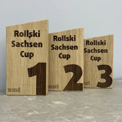 Lasergravur: Pokale aus Holz